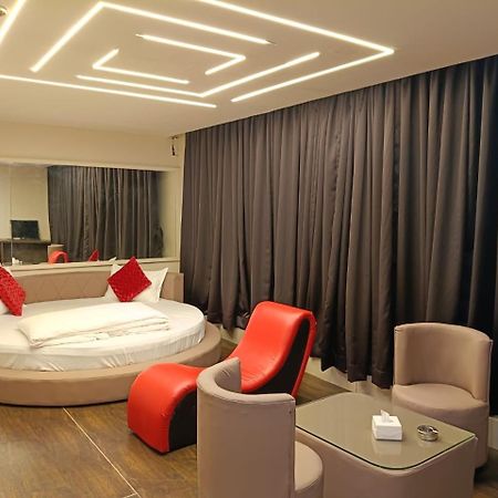 Aundh Elite Stay Púna Kültér fotó